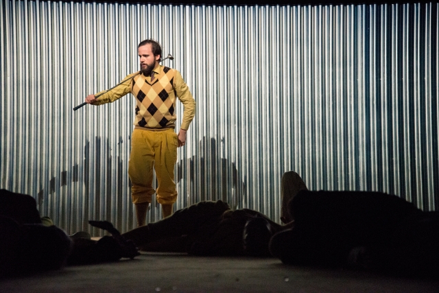 »Es ist nicht dort, es ist da.« Szenen von Eugène Ionesco,
Regie: Christian von Treskow, Biomechanik nach Meyerhold: Tony De Maeyer.
Werkstattinszenierung
