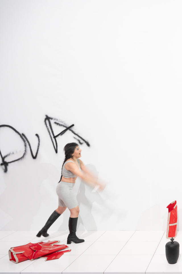 Szenenfoto »Zertretung« von Lydia Haider, R: Glen Hawkins, Schauspiel Stuttgart (Premiere 13.04.2024)