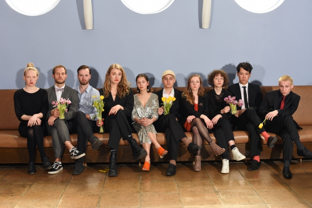 Absolvent*innen 2020 | von links: Luzia Oppermann, Arne Löber, Kim Patrick Biele, Maria João Kreth d’Orey, Lily Josephin Frank, Jonathan Peller, Sarah Palarczyk, Silva Bieler, Simon Kluth und Florian Gerteis.
